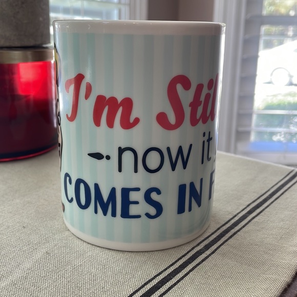 P. Graham Dunn Coffee Mug. EUC
I’M STILL HOT..NOW IT JUST COMES IN FLASHES” - Picture 2 of 8